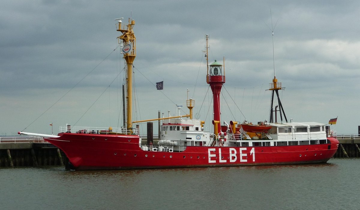 A Short History of British Lighthouse Illumination